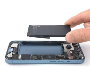 iPhone Battery Replacement - iPhone 14